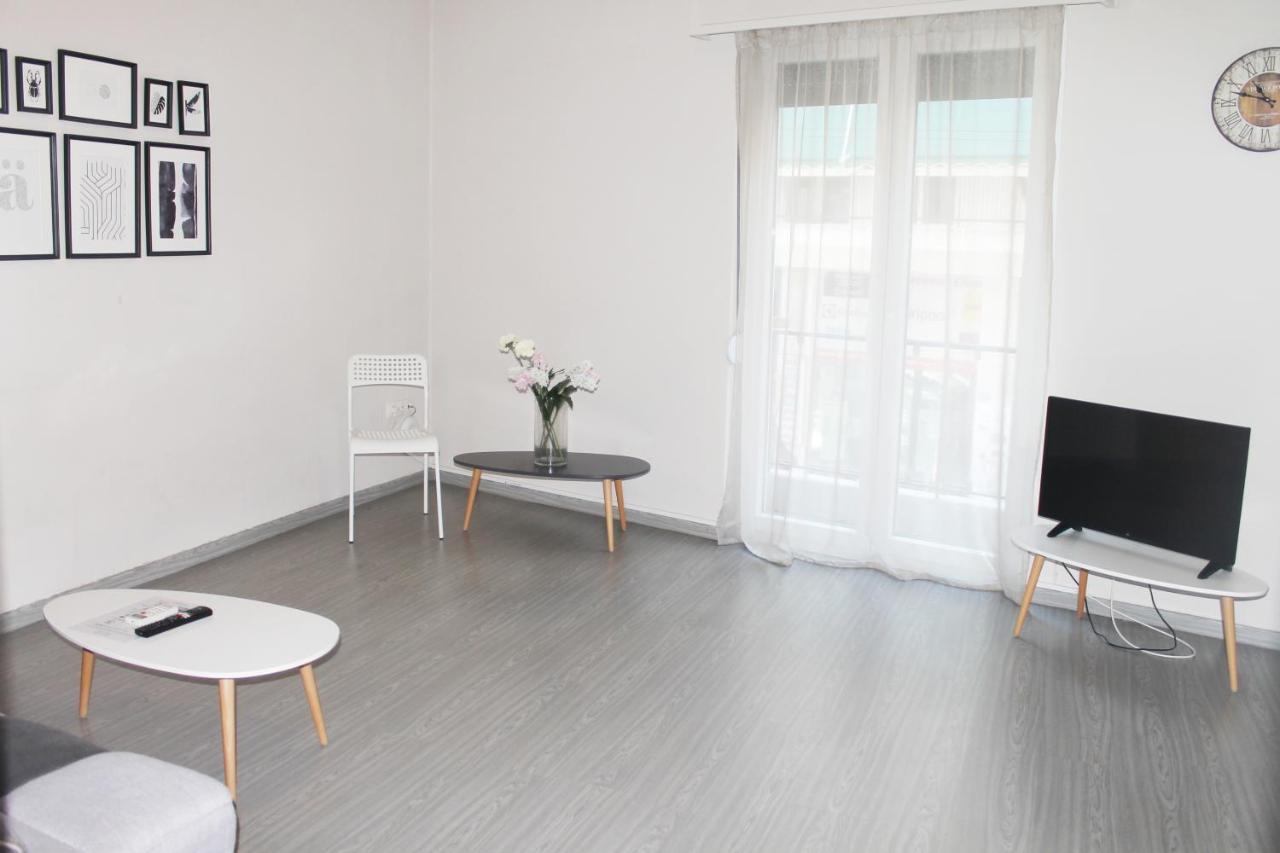 Wsd Golden Times 8 Apartment Hotel Atina Dış mekan fotoğraf